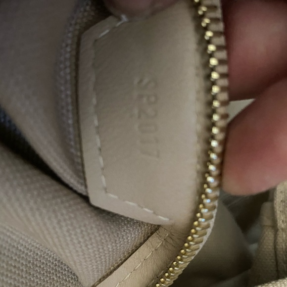 Louis Vuitton small textile LOVE tote - Picture 8 of 12